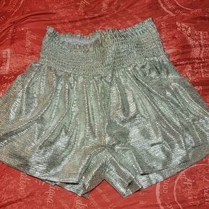 Zenana dress shorts size medium silver